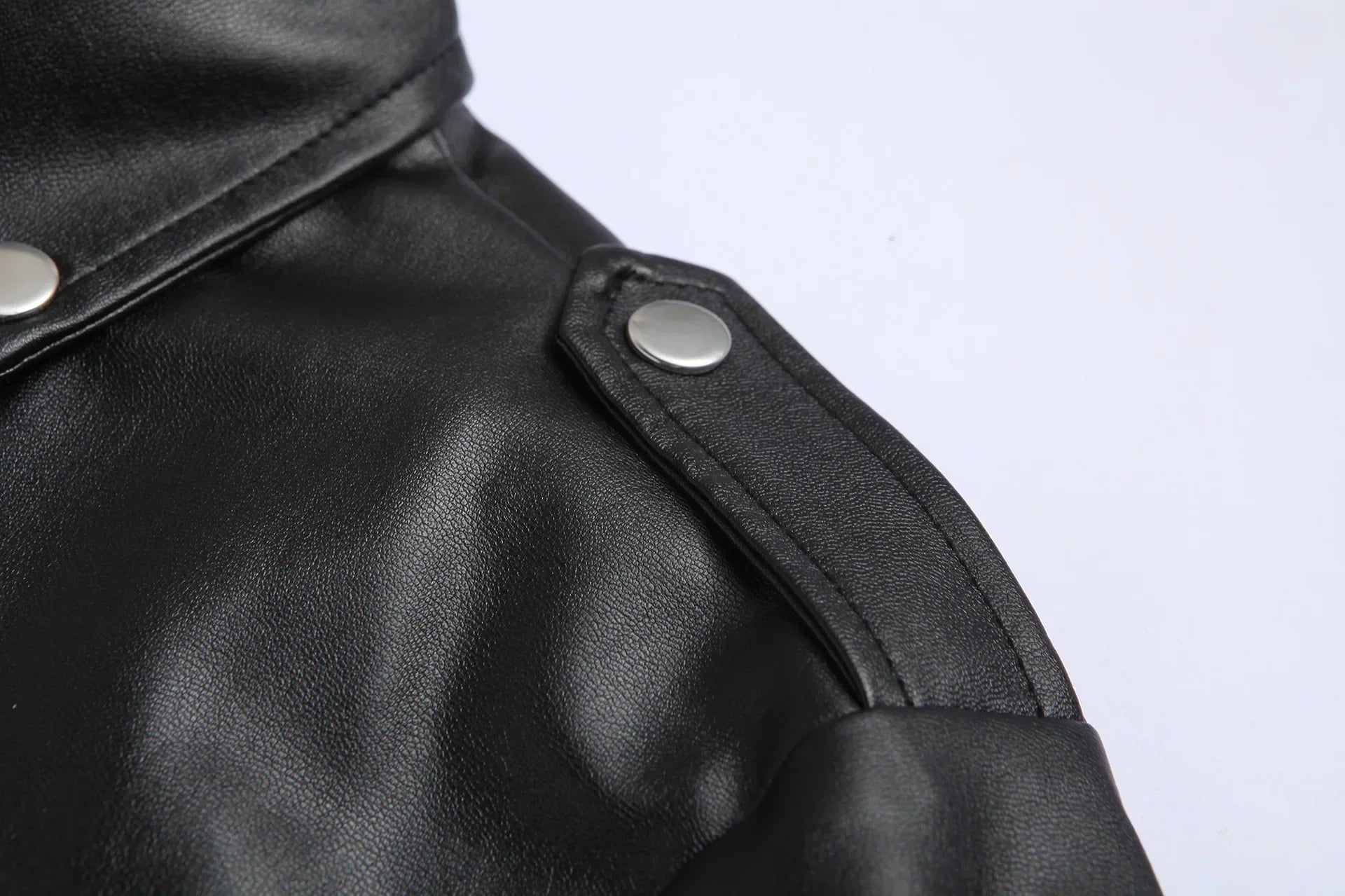 Modern Slim-Fit Leather Bomber | Effortless Everyday Elegance