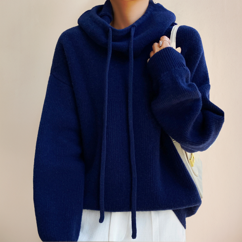 Elegant Relaxed-Fit Sweater | Timeless Spring–Summer Style